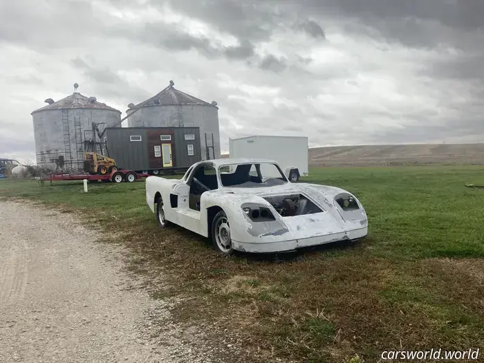 Questo tizio voleva creare la propria auto sportiva. Ora aiuta gli altri a fare lo stesso.