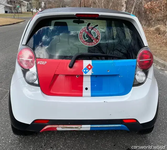 Soy el Comprador Objetivo de Este Carro de Reparto de Pizzas Domino's Con Calentador Incorporado