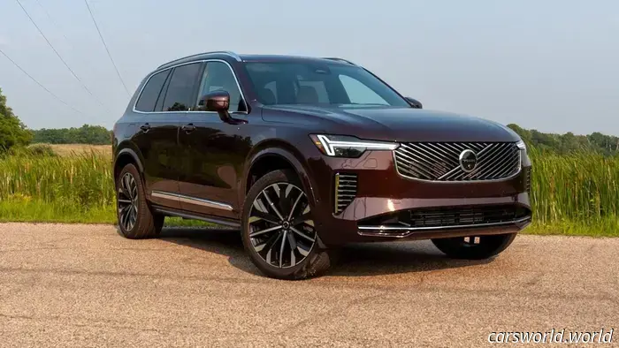 2025.5 Volvo XC90 T8 Recensione: Il modo più elegante per trasportare un materasso singolo