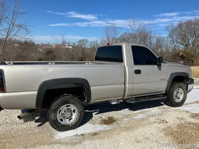 This Incognito Dump Truck Could Be the Pinnacle of the GMT800 Pickup.