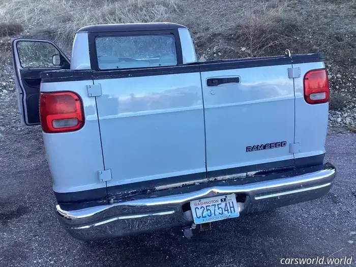 En Venta: La camioneta Dodge Ram Convertida en Camioneta Parece un Dibujo de Nevera