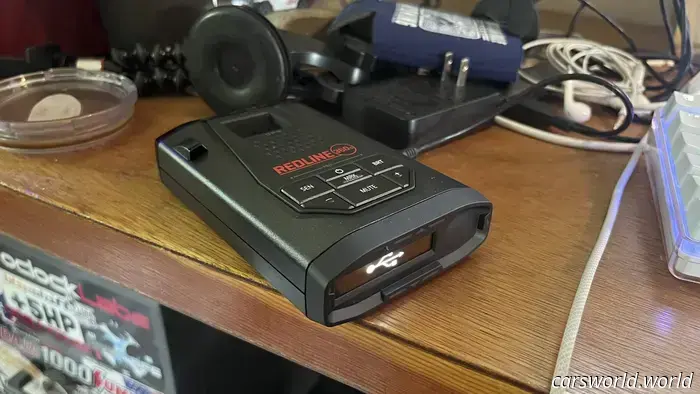Le auto moderne causano danni ai rilevatori di radar. Ecco come Escort si adatta