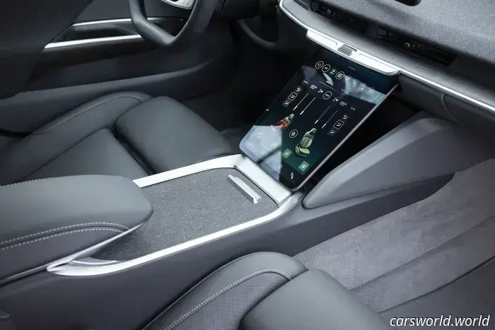 Lucid Air Touring делает так много правильно, что проще простить то, что он делает неправильно. К тому же, ты его видел?