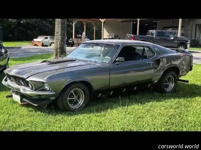 Il Movie Car Museum liquida 50 auto famose senza riserva