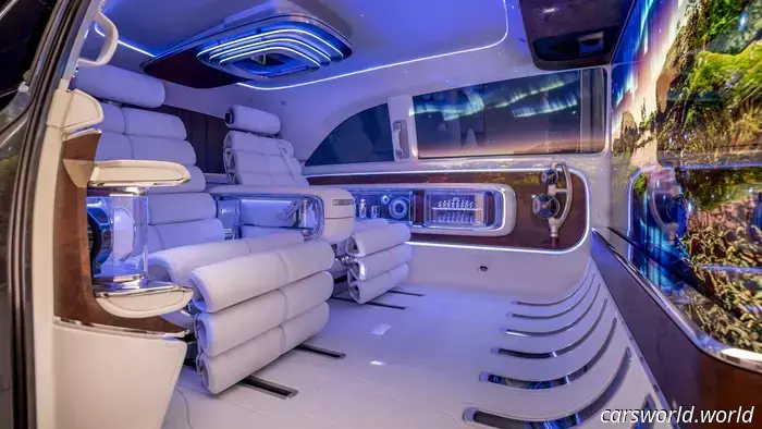 La Furgoneta con Concepto de Sala VIP Rodante de Mercedes Hace que una Clase S Parezca Abarrotada