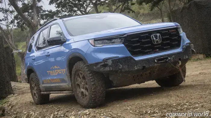 Honda Construyó Este Piloto Listo para Senderos Extremos para Enseñar a Sus Empleados a Conducir Fuera de la Carretera
