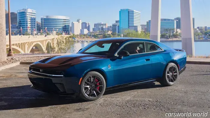 El CEO de Dodge admite que las críticas al Charger EV "escuecen" y defiende su estrategia de lanzamiento