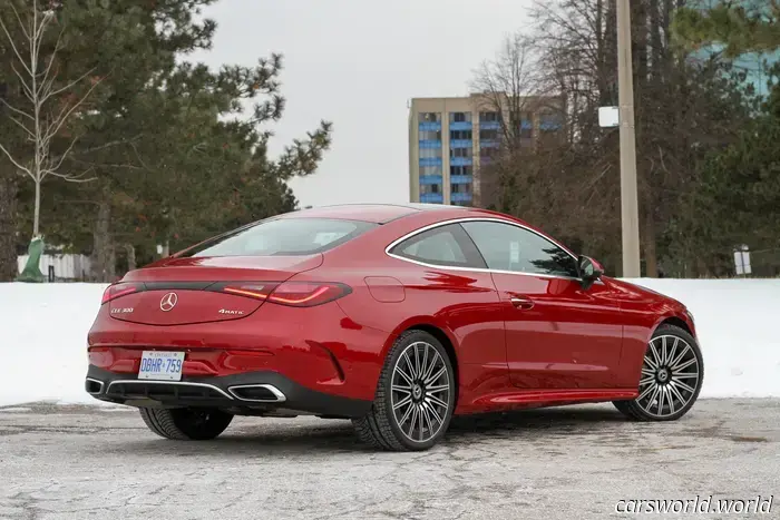 El Mercedes-Benz CLE300 Demuestra Que Las Pantallas No Son Un Lujo