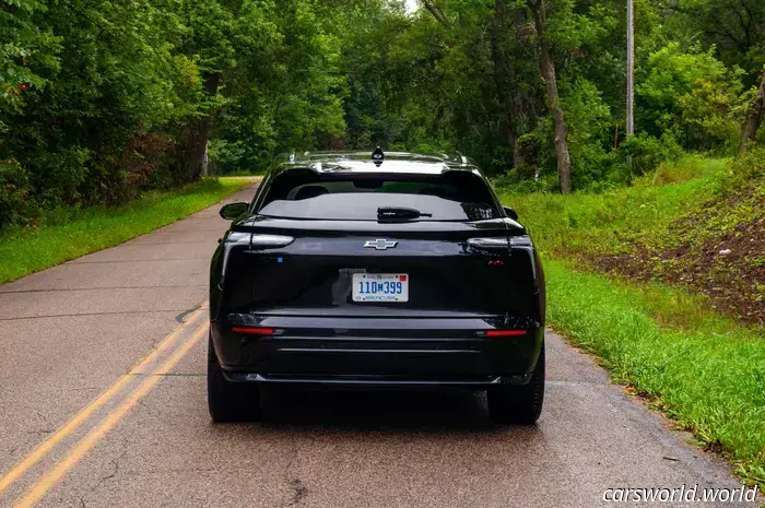 Análisis del Chevrolet Blazer EV SS 2025: veloz, poco orientado al deporte, y cumple con lo esperado.
