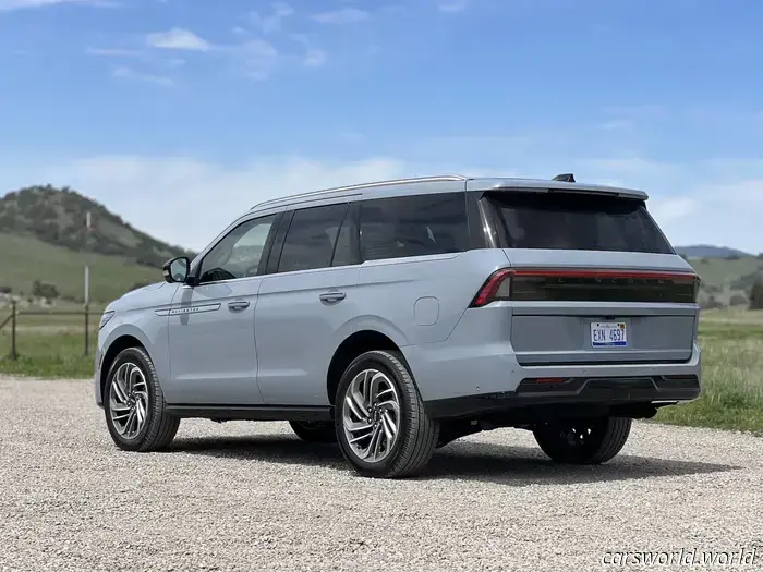 Revisión del Lincoln Navigator First Drive 2025: Un Día de Spa Móvil de $100K