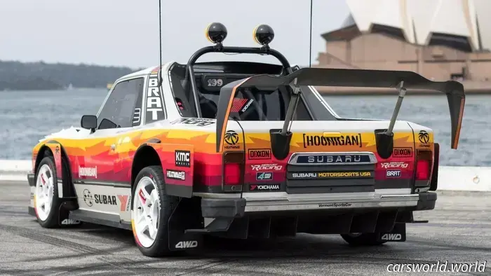El nuevo coche de Gymkhana de Travis Pastrana es un Subaru Brat extremo que gira hasta las 9.500 rpm.
