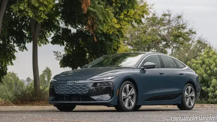 Recensione Audi A6 Sportback E-Tron 2025: l'auto elettrica di lusso travolta dal sovraccarico tecnologico