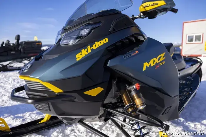 Andar En Moto De Nieve Por Yellowstone Es Difícil, Pero Vale La Pena Congelarse