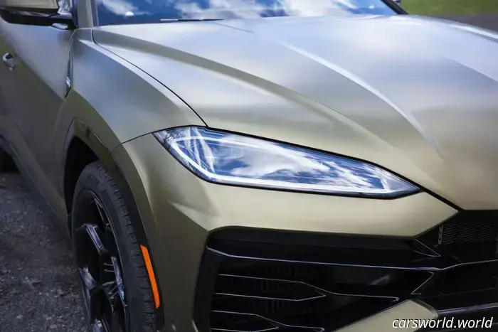 2025 Lamborghini Urus SE Recensione: Il Super SUV Unapologetically sciocco