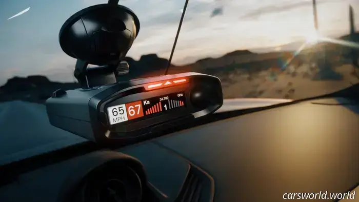 Le auto moderne causano danni ai rilevatori di radar. Ecco come Escort si adatta