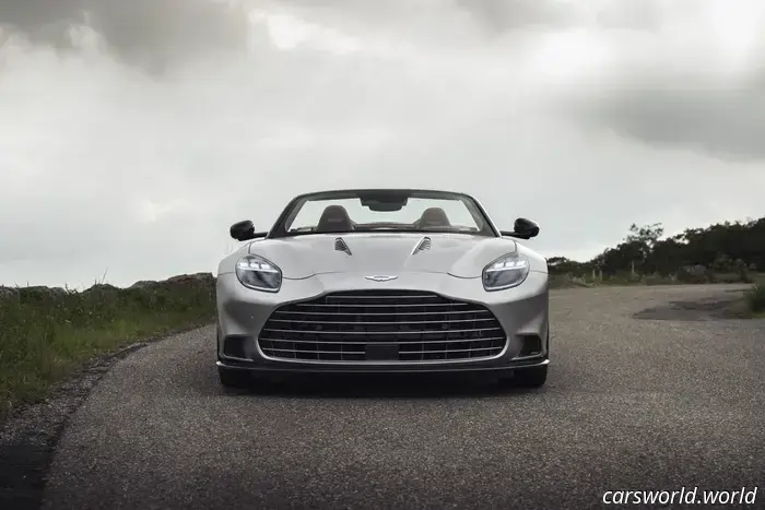 Revisión del Aston Martin Vanquish Volante 2026: Como montar en un Pegaso