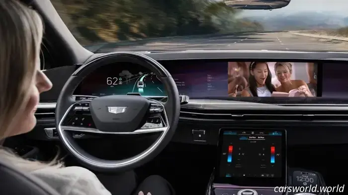 Cadillac ti permetterà di guardare film al volante entro il 2028.