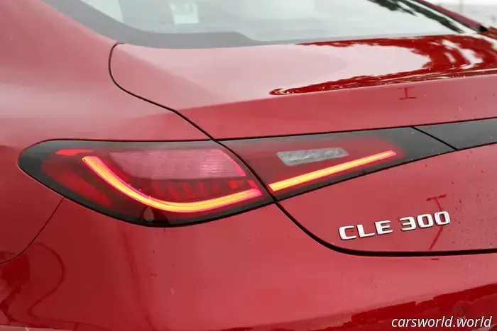 El Mercedes-Benz CLE300 Demuestra Que Las Pantallas No Son Un Lujo