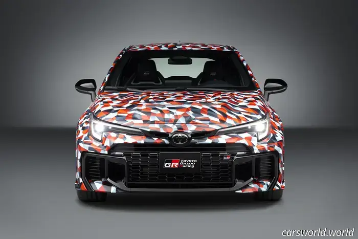El Toyota GR Corolla 2026 Extra Intenso Agrega Torque y Abandona los Asientos Traseros