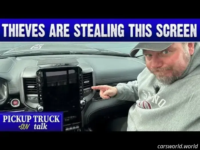 Se Están Robando Muchas Pantallas de Camionetas Ram Debido a Estos Dos Tornillos