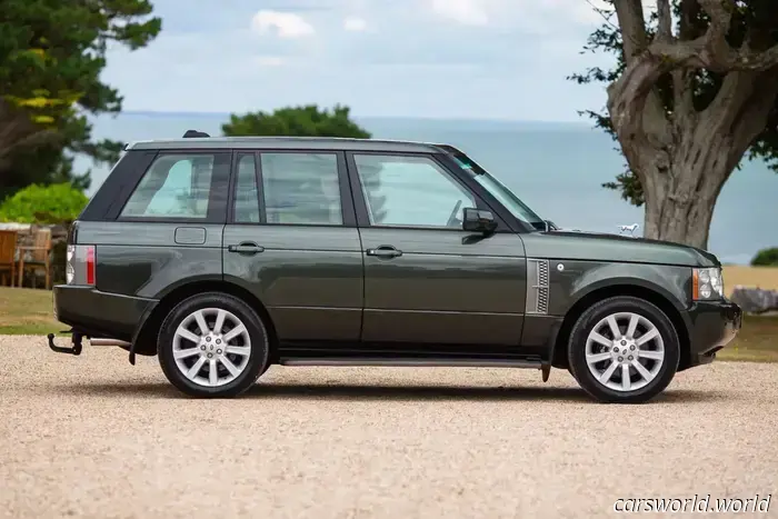 Il Range Rover sovralimentato della regina Elisabetta II è in vendita.