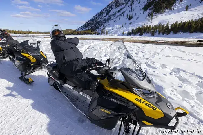 Andar En Moto De Nieve Por Yellowstone Es Difícil, Pero Vale La Pena Congelarse