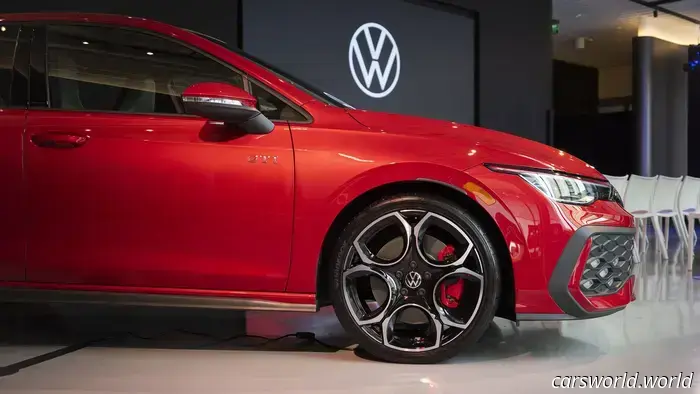 Volkswagen Golf GTI First Drive Review 2025: meglio, a un costo