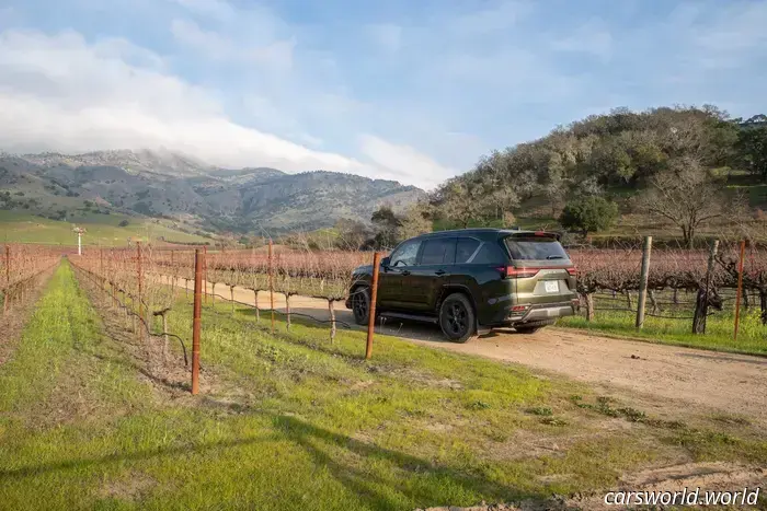 lexus LX 700h del 2025: prima recensione: Un SUV perfetto per un acquirente molto specifico