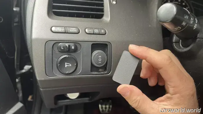 Ho appena acquistato questa stampante 3D da 300 dollari e sto già realizzando i pezzi per la mia auto.