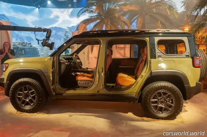 Jeep отказывается сказать, подходят ли 35-дюймовые шины для Recon EV.
