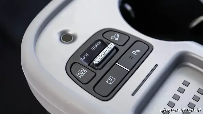 Hyundai's design chief states that analog car interiors will make a comeback in 1 to 2 model generations.