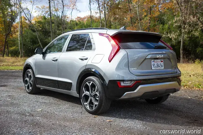 2025 Kia Niro Plug-In Hybrid Review: Excelling in a Single Aspect