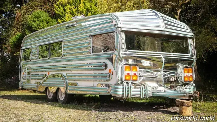 Il tuo Airstream non regge il confronto con questa roulotte Vickers degli anni '50.