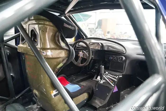 Ford Convirtió Esta Leyenda De Los Turismos De Los 90 En un Simulador De Carreras. Ahora Está A La Venta