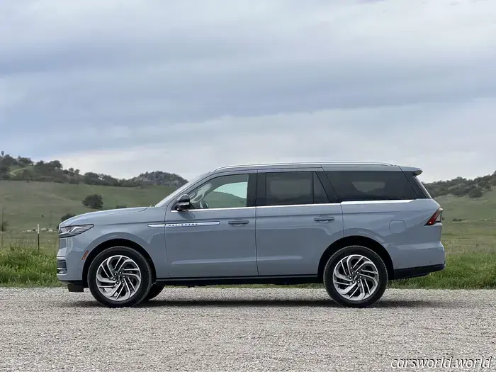 Revisión del Lincoln Navigator First Drive 2025: Un Día de Spa Móvil de $100K