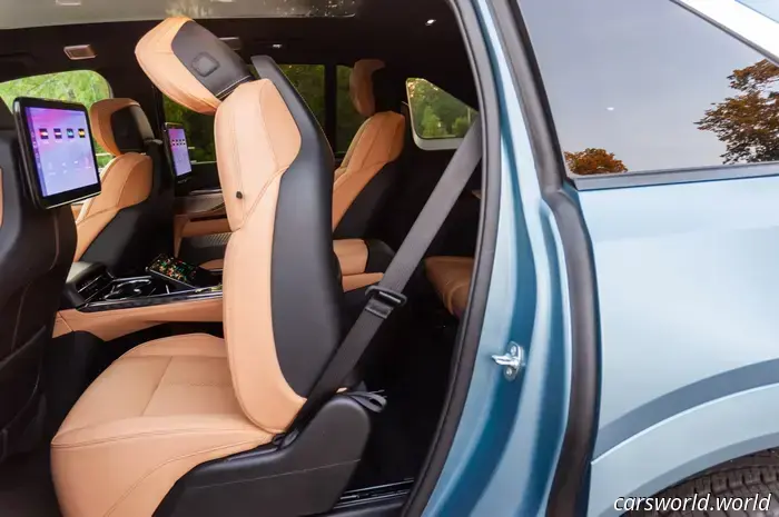 Recensione della Cadillac Escalade IQ 2025: Stabilire un nuovo standard