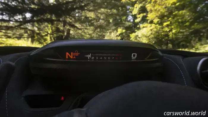 Recensione della McLaren 765LT: perché una Long Tail è più speciale delle altre supercar