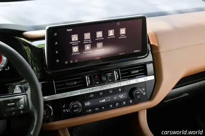 Nissan Pathfinder 2026 года получает новые технологии, но сохраняет все желаемые кнопки.