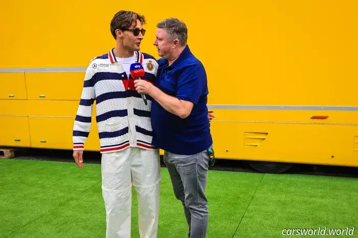 Dallo spegnersi dei semafori all'ultimo giro: un'intervista esclusiva a 'Crofty', la voce della F1