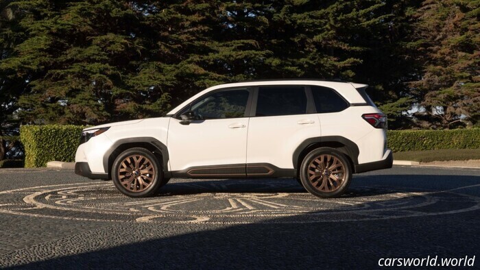 Тест-драйв гибридного Subaru Forester 2025 года: уверенно обгоняет соперников.