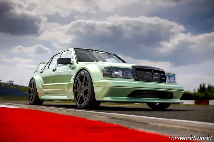 Этот Mercedes 190E Evo Restomod стоимостью 800 тысяч долларов действительно будет участвовать в гонках на Нюрбургринге 24 часа в сутки