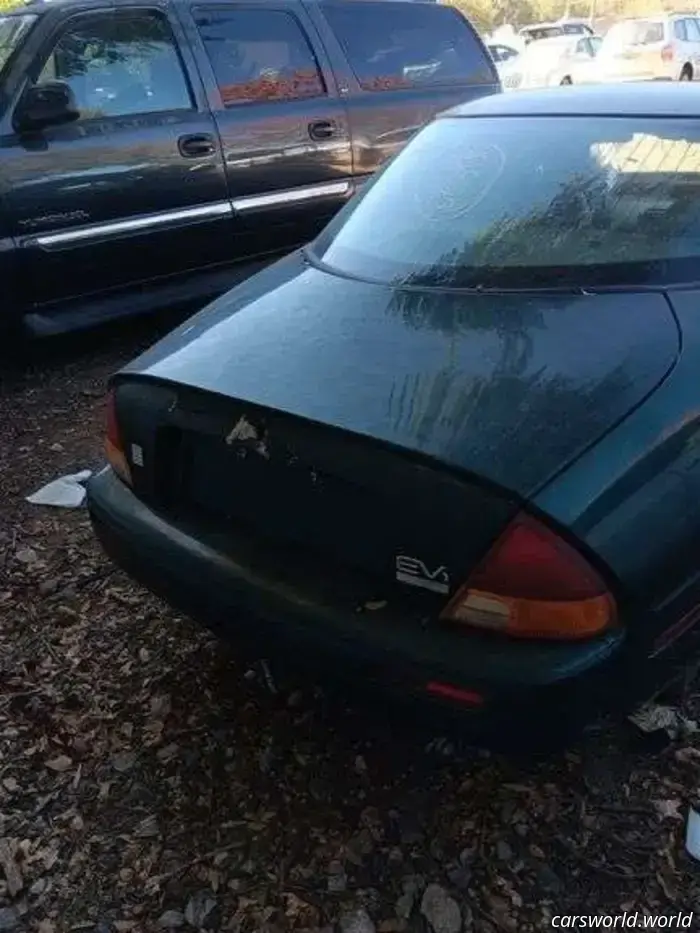 Este GM EV1 ultra raro se acaba de vender por 104.000 dólares en una subasta aleatoria de vehículos incautados.