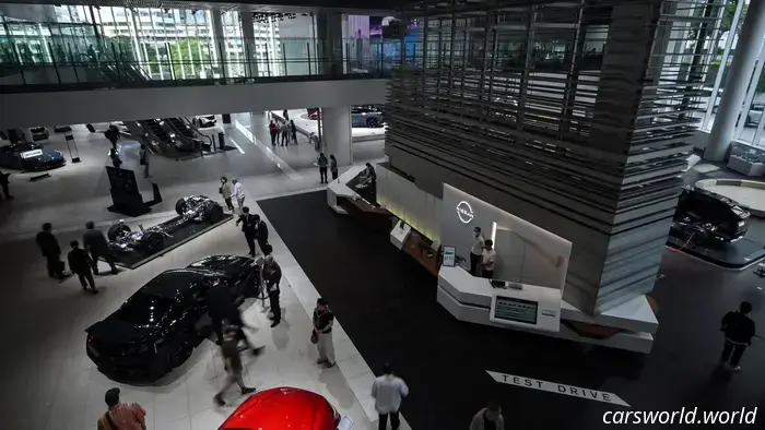 Selling the headquarters that Ghosn developed would demonstrate that no expense is too sacred to eliminate.