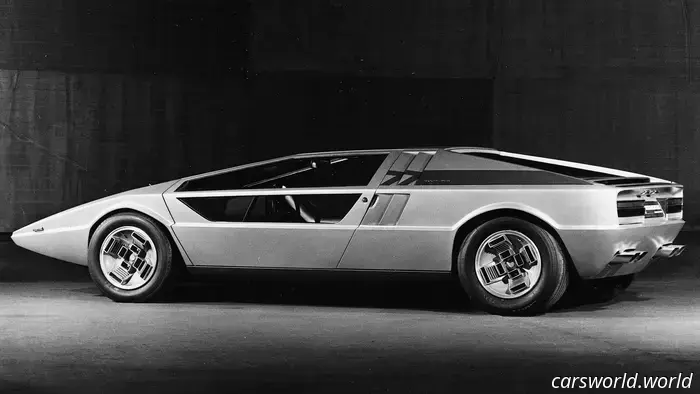 El Hijo De Giugiaro Diseñó Su Propio Auto Maserati Wedge Después del Icónico Concepto Boomerang De 1971