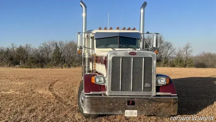 Questo Peterbilt di 18 anni è stato venduto per 280.000 dollari, e probabilmente è un segno di ciò che verrà.