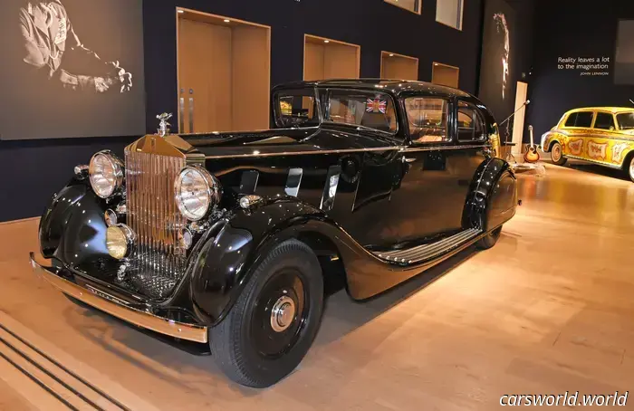 Rolls-Royce Phantom compie 100 anni: uno sguardo alla storia dell'icona del lusso