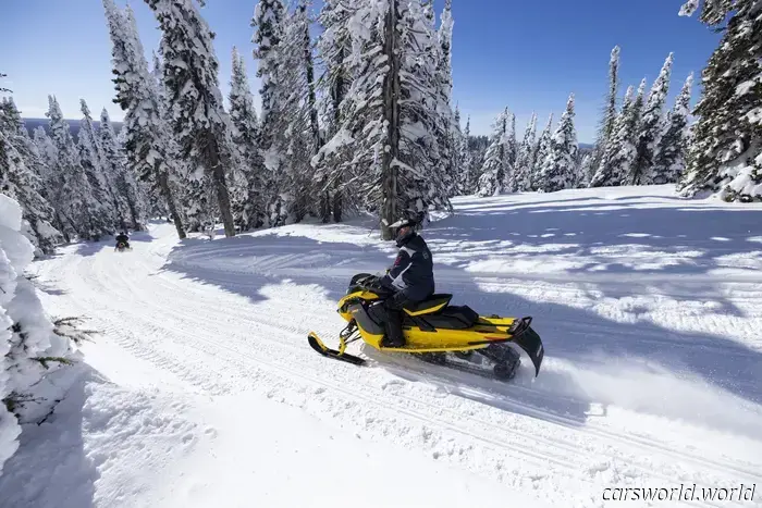 Andar En Moto De Nieve Por Yellowstone Es Difícil, Pero Vale La Pena Congelarse