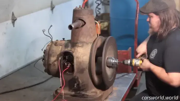 Hacer funcionar Este Antiguo Motor de Válvulas de Manguito Después de 60 Años Fue un Trabajo de Amor