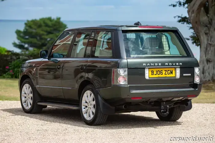 Il Range Rover sovralimentato della regina Elisabetta II è in vendita.