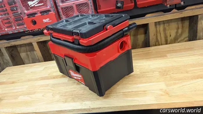 Revisión de la aspiradora Húmeda/Seca Milwaukee M18 Fuel Packout: Es una victoria sólida para los profesionales móviles